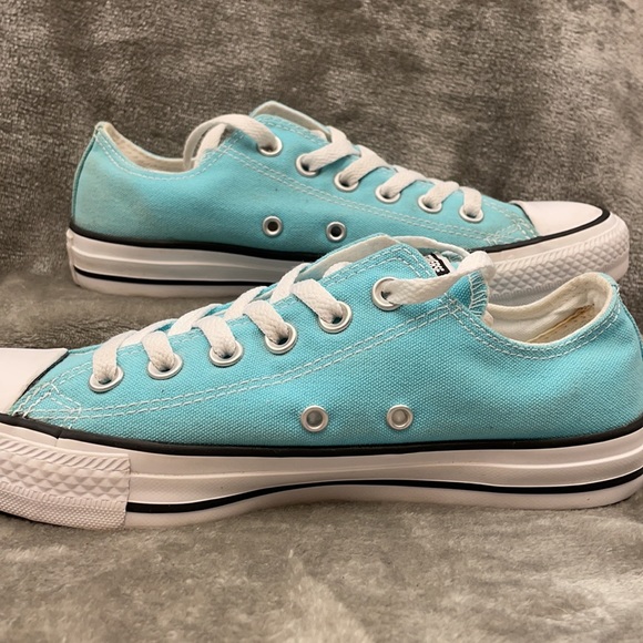 ⭐️CONVERSE⭐️ALL STAR CHUCK TAYLOR SNEAKERS - Picture 6 of 8